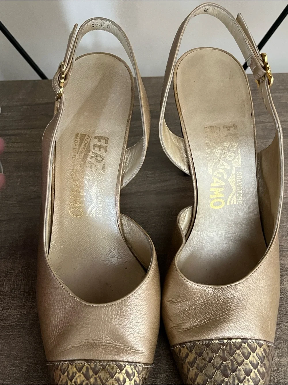 Salvatore Ferragamo Gold Tone Leather Slingback Heels Shoes Size 8 - Picture 7 of 16